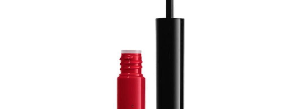 Red eyeliner NYX Vivid Brights