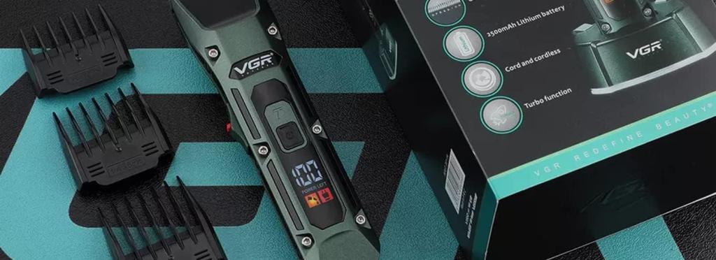 V-696 - Professional electric hair clipper from VGR, rechargeable, for men, green color, 2500mAh battery capacity