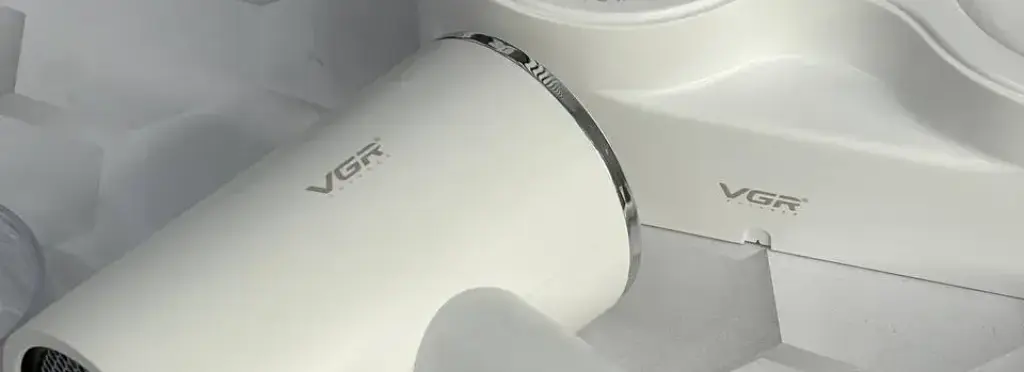 VGR Wall-Mounted Hair Dryer 1600W V-407