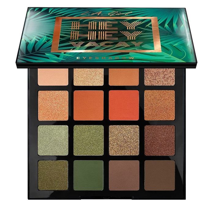 LA Girl eyeshadow palette 43084 matte and glitter shades