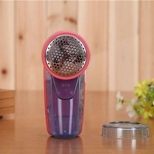Lint remover machine powered by batteries — image 4