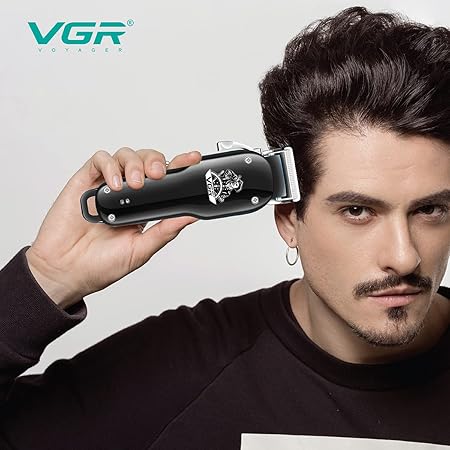 ماكينة حلاقة VGR للرجال - V-679 مكنه بشفرات ستانلس ستيل