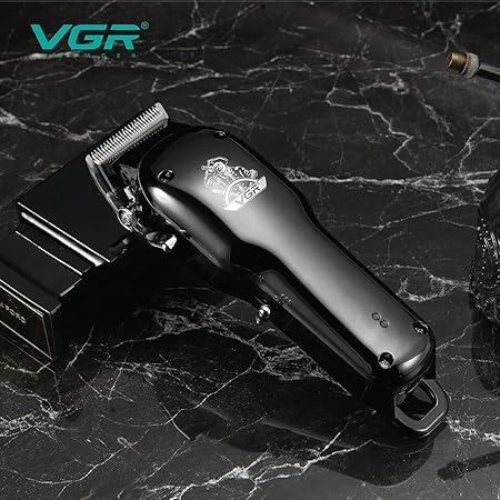 ماكينة حلاقة VGR للرجال - V-679 مكنه بشفرات ستانلس ستيل