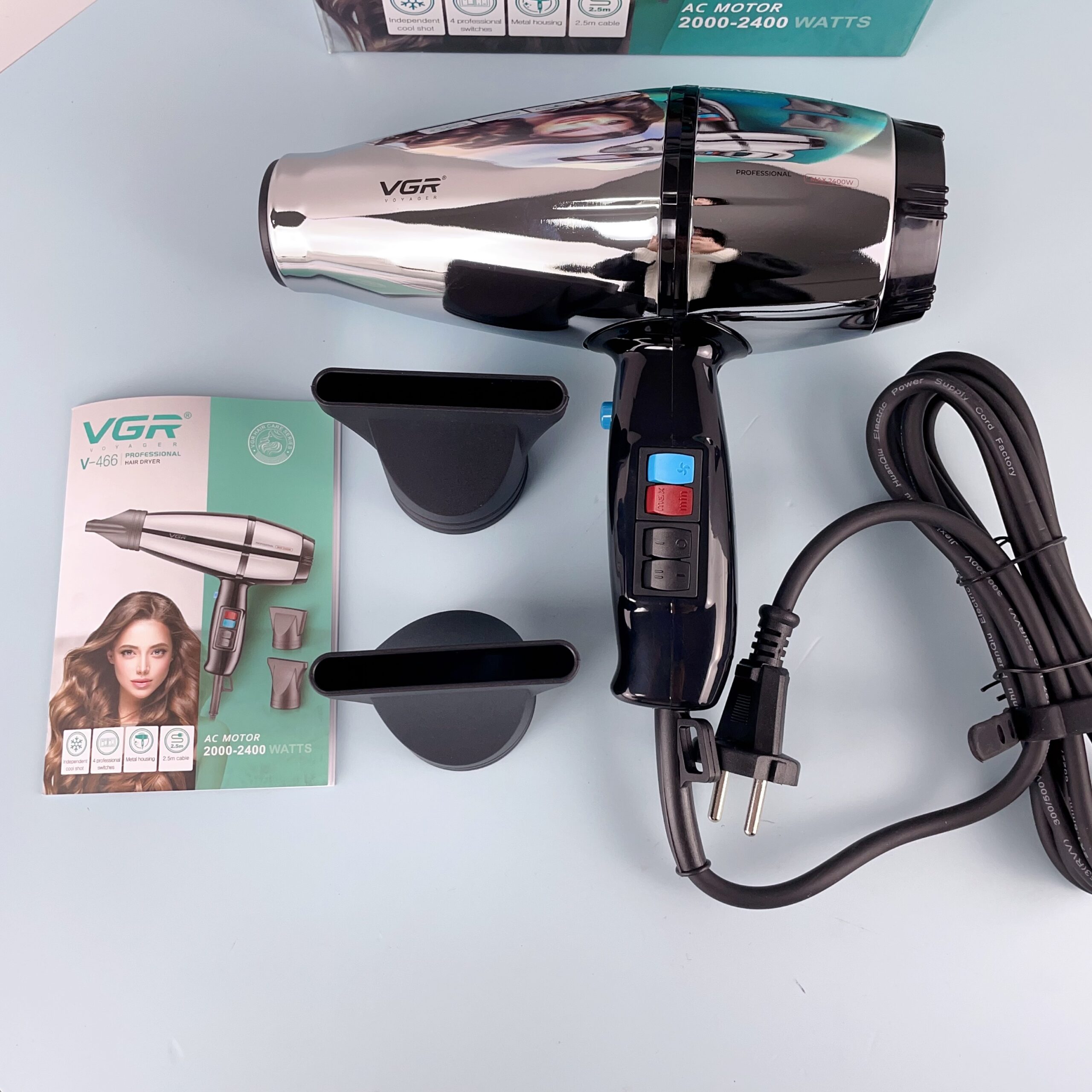 استشوار VGR 466 أيوني احترافي - 2400 واط، 3 حرارة/سرعتين، محرك AC نحاسي، تصميم معدني، 2 فوهة مكثفة، تقنية النانو أيونيك