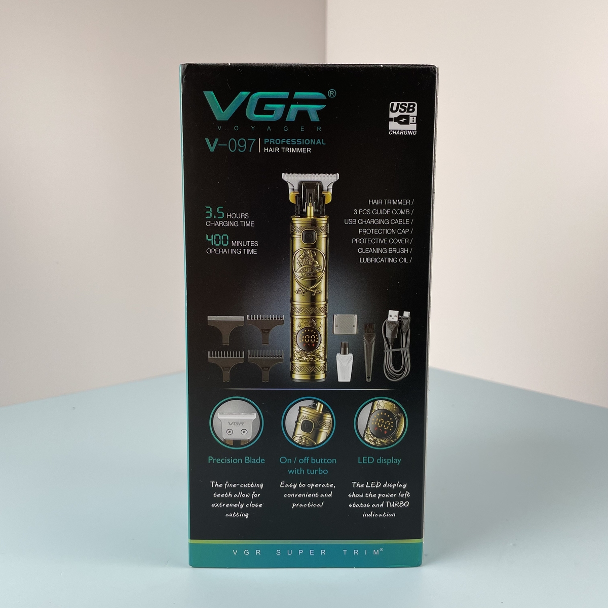 ماكينة حلاقة VGR احترافية لاسلكية VL-097 - بطارية 400 دقيقة، شفرات ستانلس ستيل، شاشة LED، وضع تربو، 3 أمشاط توجيه
