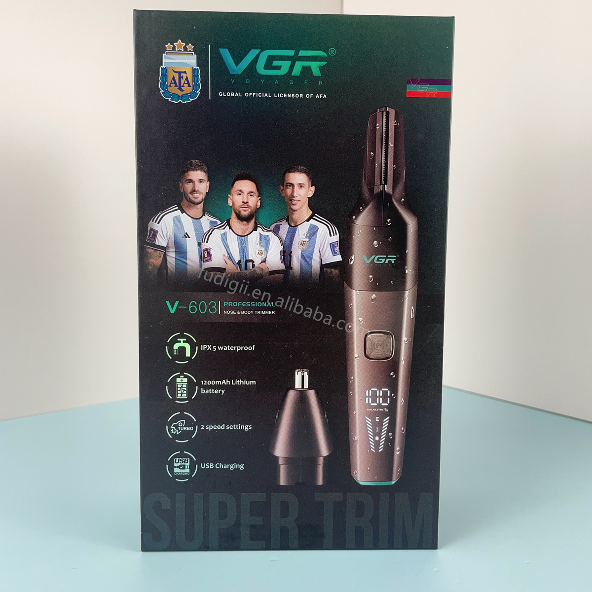 ماكينة تشذيب VGR V-603 للرجال - احترافية متعددة الوظائف، رأسين قابلين للتبديل، مقاومة للماء IPX5، بطارية 180 دقيقة، شاشة LED