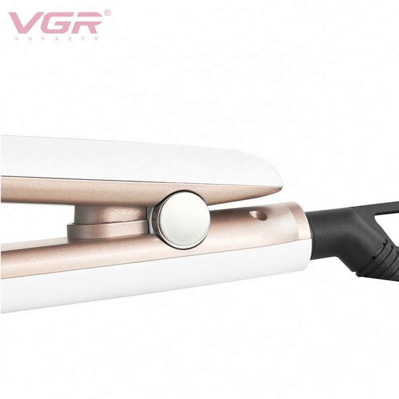 مكواة فرد الشعر VGR V-522 الاحترافية - بألواح سيراميك تورمالين (10.3x2.5 سم)، درجات حرارة قابلة للتعديل 300-450°F، شاشة LED، سلك دوار 360°، تصميم أبيض أنيق