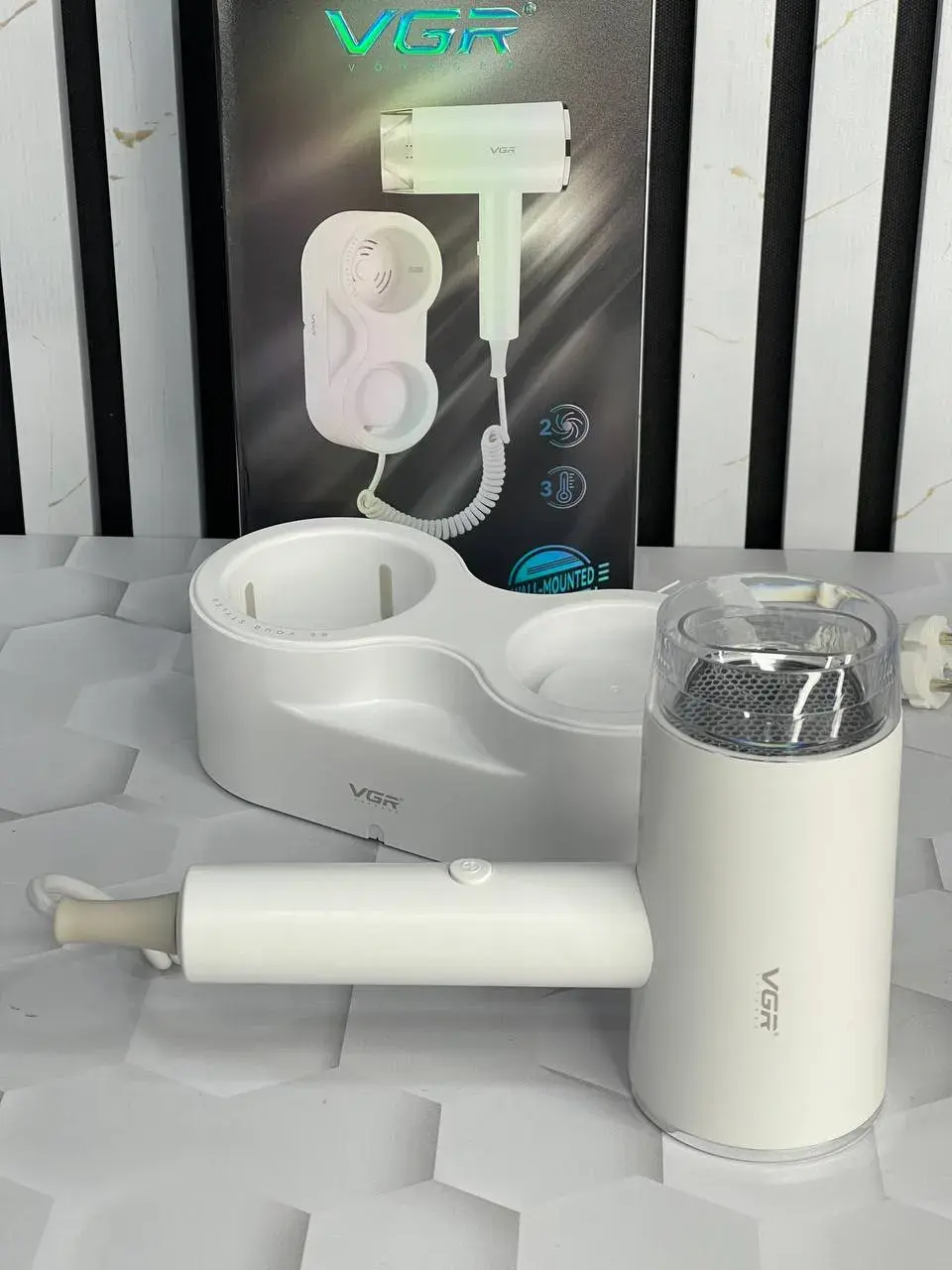 VGR Wall-Mounted Hair Dryer 1600W V-407 — image 2