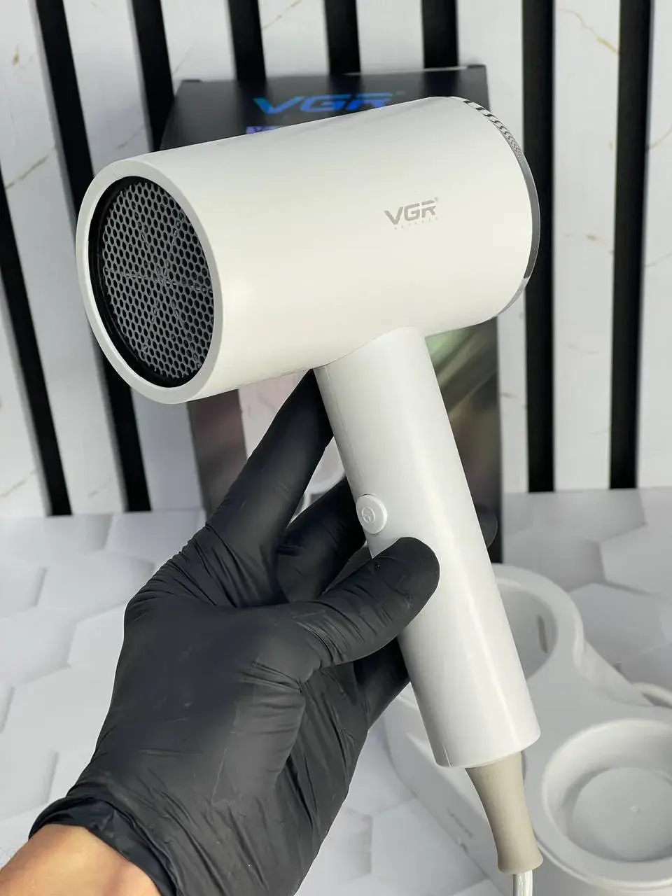 VGR Wall-Mounted Hair Dryer 1600W V-407 — image 3