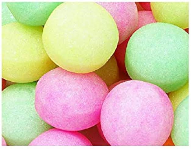 Naphthalene balls to protect clothes from moths and insects 20 pieces — image 4