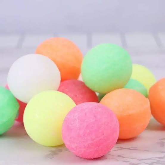 Naphthalene balls to protect clothes from moths and insects 20 pieces — image 2