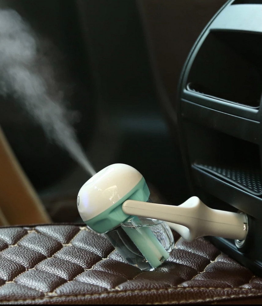 Car air freshener and 1.5 amp charger - Car Air Purifier Steam Humidifier