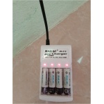 شاحن بطاريات قلم AA/AAA + 4 حجاره Jiabao Battery Charger AA/AAA + Set Of Batteries - 4 Pcs (AA)