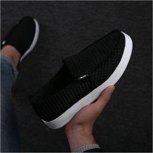 Men's mesh knit sneaker imported easy to wear -black