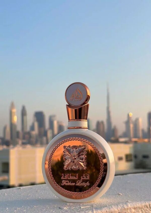 Lattafa - عطر فخر لطافة او دي بارفان من لطافة - للنساء