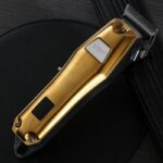 V-655 - ماكينة حلاقة كهربائية احترافية للرجال قابلة للشحن - ستانلس ستيل - 10 واط - الصورة 2