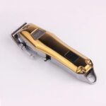 V-655 - ماكينة حلاقة كهربائية احترافية للرجال قابلة للشحن - ستانلس ستيل - 10 واط - الصورة 4