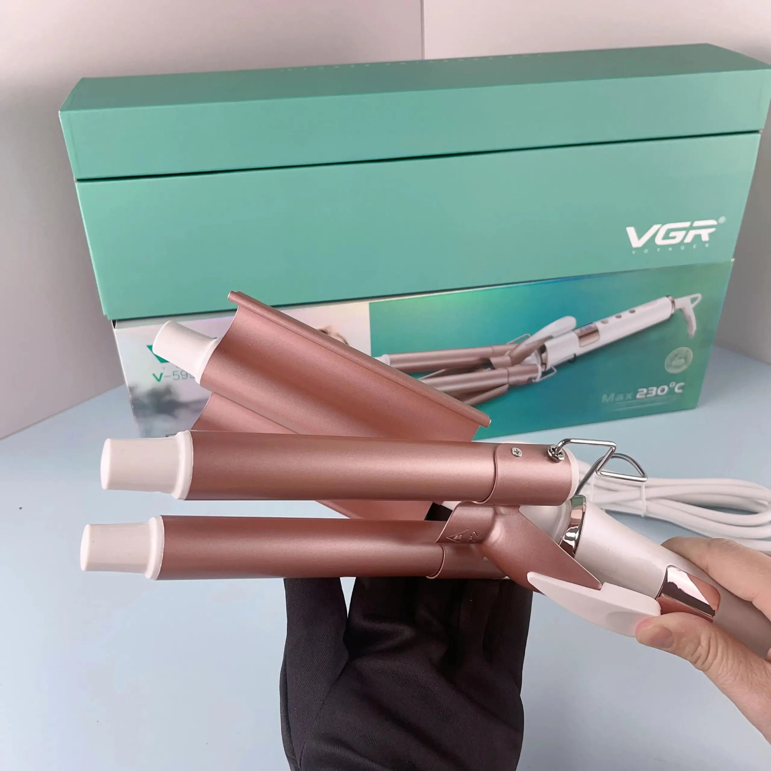 ⁦Vgr مكواة ويفي احترافية 3 أسطوانات 230° مئوية V-599⁩ - الصورة ⁦6⁩