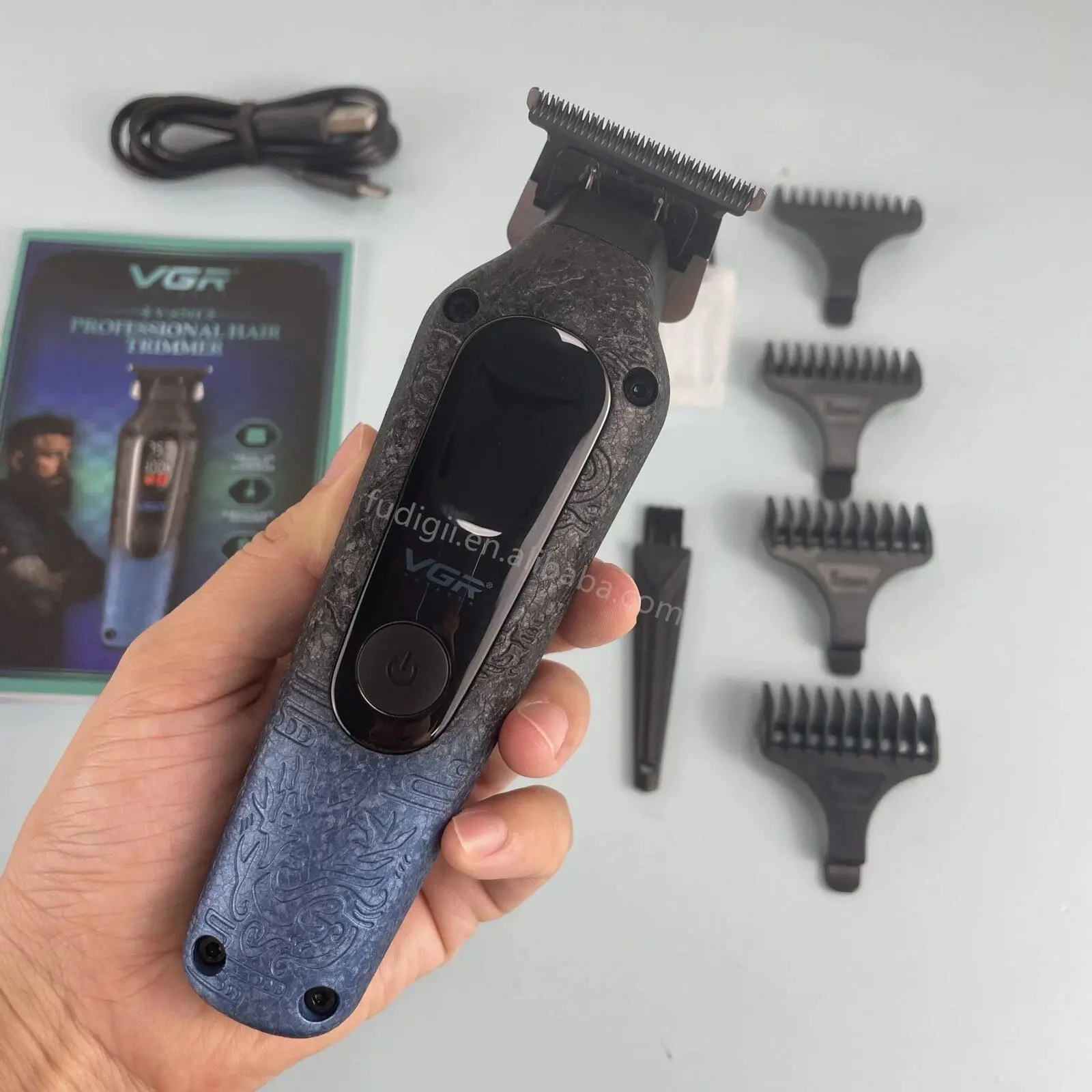 ⁦Vgr ماكينة قص شعر احترافية بشاشة رقمية V-879T⁩ - الصورة ⁦3⁩